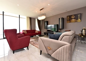 Three-storey 5+1 villa in the very center of Alanya