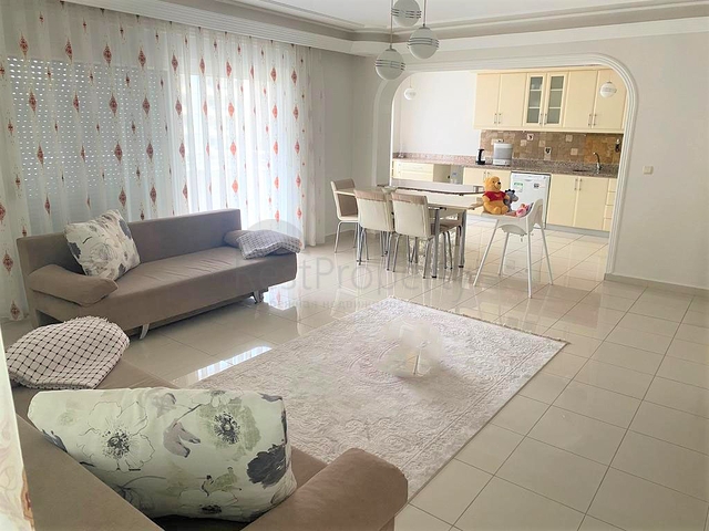 Spacious 3+1 apartment in Mahmutlar