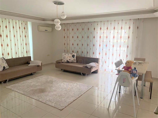 Spacious 3+1 apartment in Mahmutlar