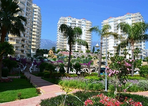 Spacious 3+1 apartment in Mahmutlar