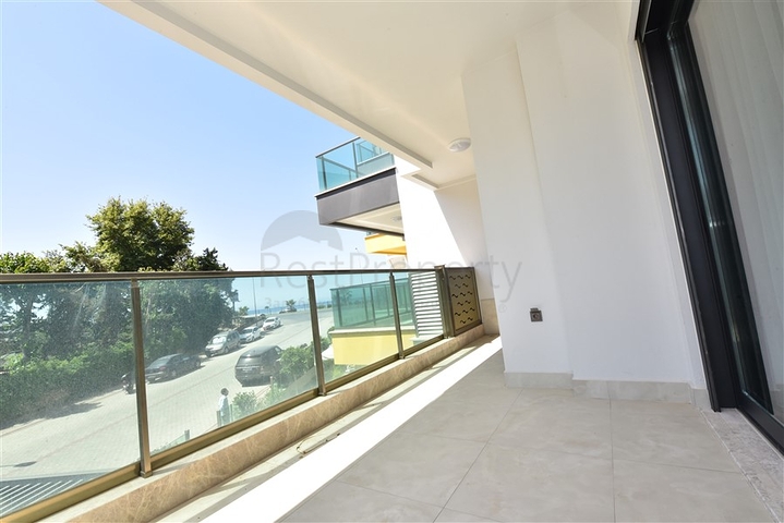 1+1 apartment with sea view in a premium complex