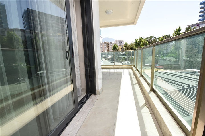 1+1 apartment with sea view in a premium complex