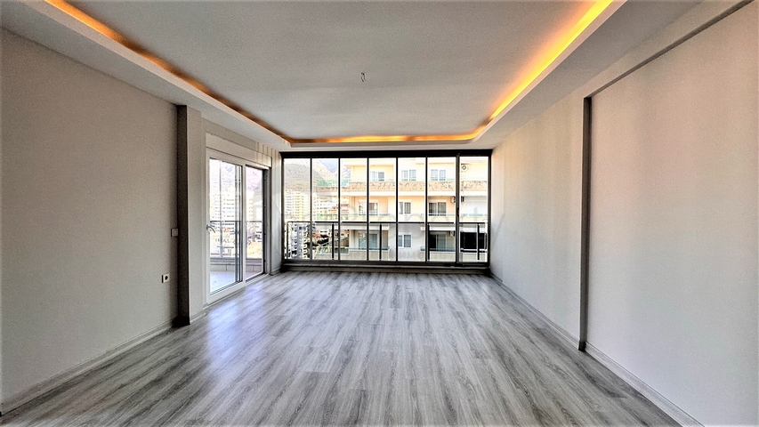 2+1 penthouse in the center of Mahmutlar with mountain view 