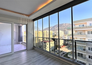 2+1 penthouse in the center of Mahmutlar with mountain view 