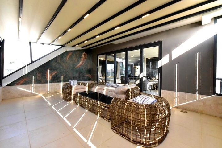 Two-bedroom apartment with designer furniture in Kestel district