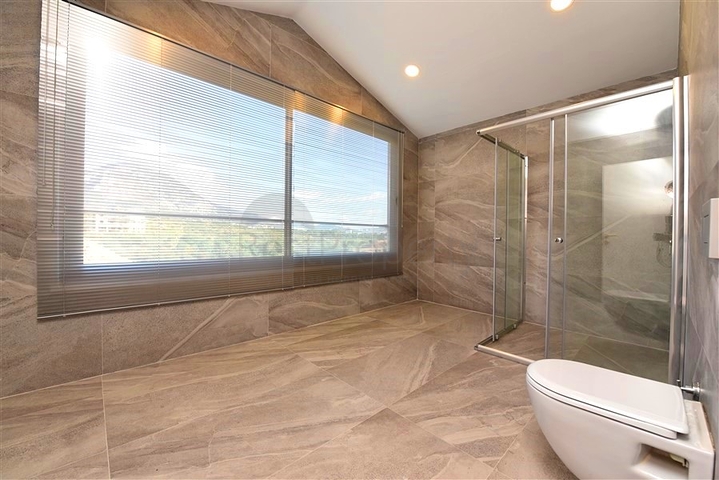 Two-bedroom apartment with designer furniture in Kestel district