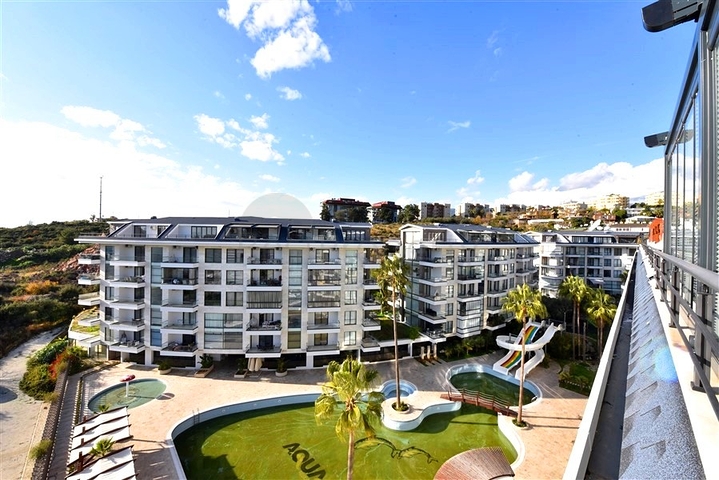 Two-bedroom apartment with designer furniture in Kestel district