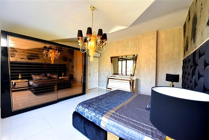 Two-bedroom apartment with designer furniture in Kestel district