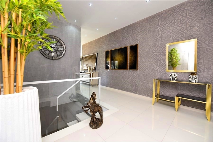 Two-bedroom apartment with designer furniture in Kestel district