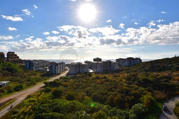 Two-bedroom apartment with designer furniture in Kestel district