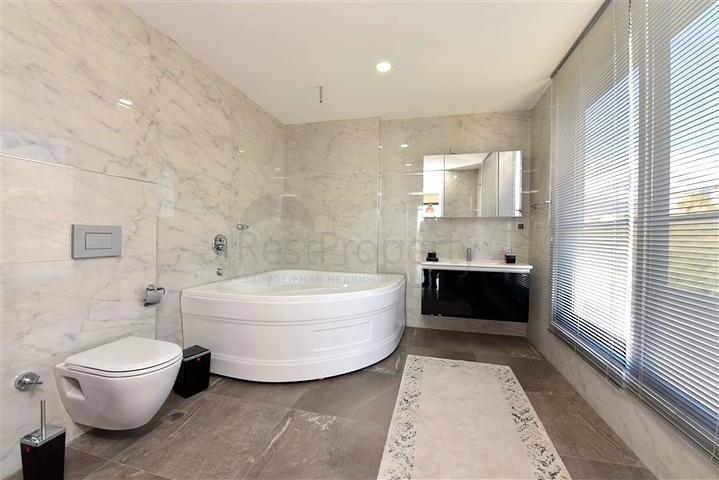 Two-bedroom apartment with designer furniture in Kestel district