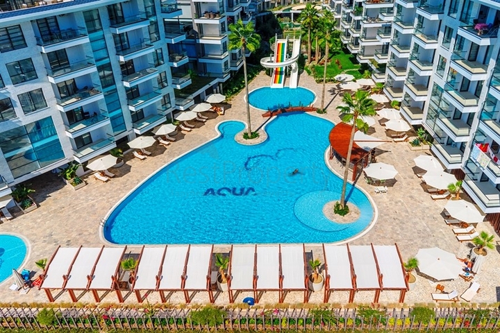 Two-bedroom apartment with designer furniture in Kestel district