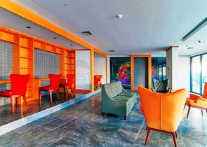 Two-bedroom apartment with designer furniture in Kestel district