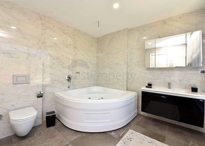 Two-bedroom apartment with designer furniture in Kestel district