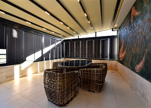 Two-bedroom apartment with designer furniture in Kestel district