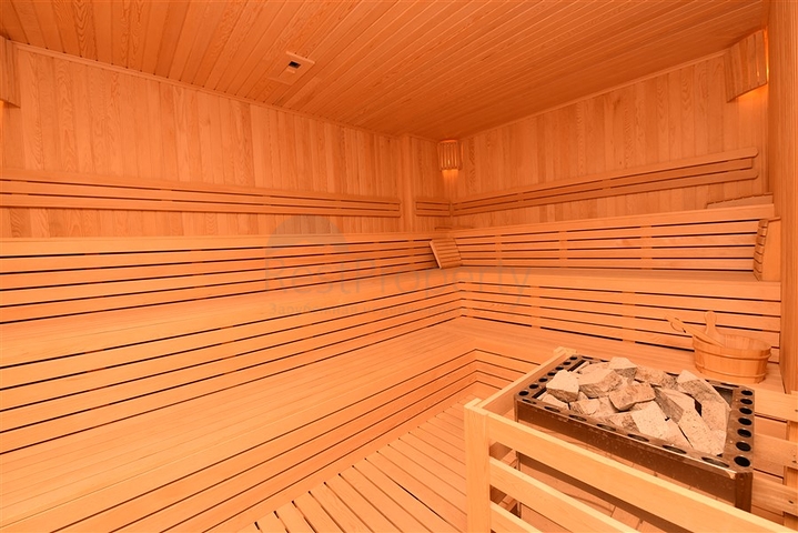 One-bedroom furnished apartment in a complex in a pine forest