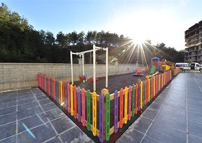 One-bedroom furnished apartment in a complex in a pine forest