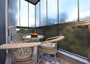 One-bedroom furnished apartment in a complex in a pine forest