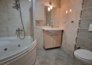 Spacious 2+1 apartment in Cikcilli district