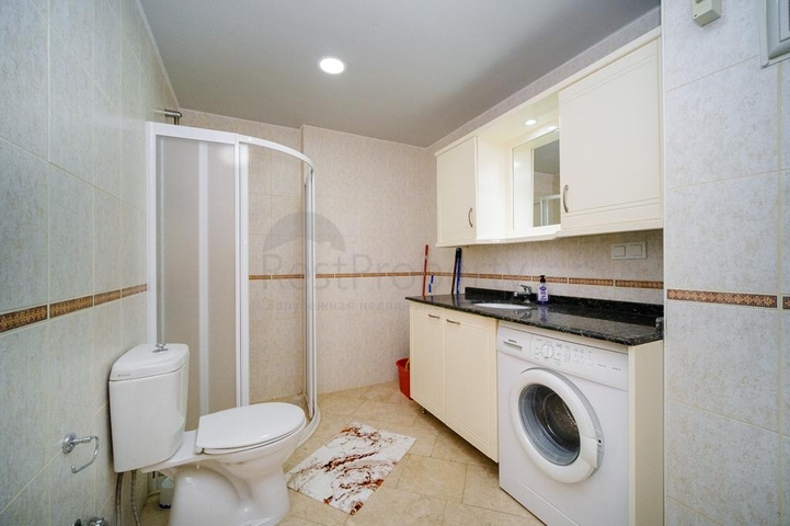 Luxury apartment with a view of the sea and the fortress in the Tosmur area          