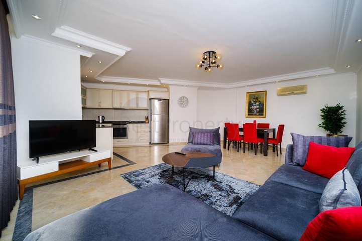 Luxury apartment with a view of the sea and the fortress in the Tosmur area          