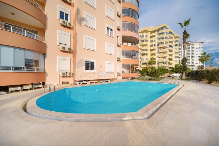 Luxury apartment with a view of the sea and the fortress in the Tosmur area          