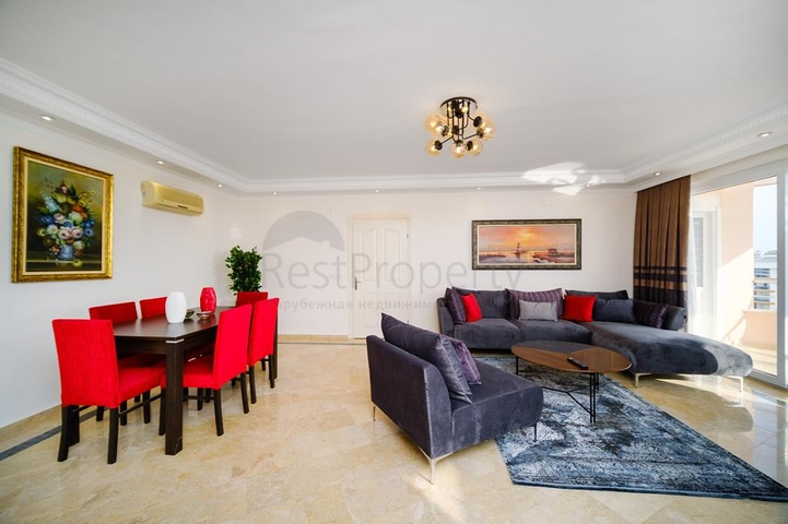 Luxury apartment with a view of the sea and the fortress in the Tosmur area          