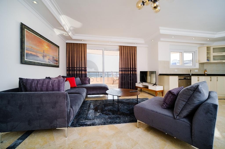 Luxury apartment with a view of the sea and the fortress in the Tosmur area          