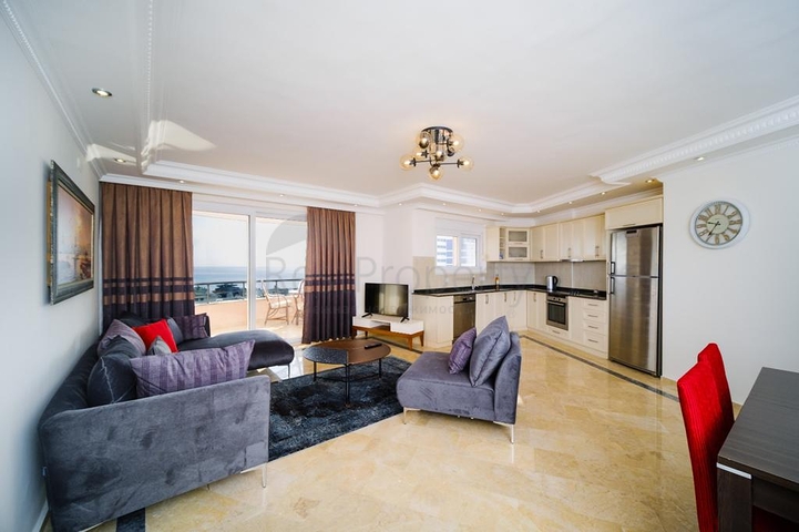 Luxury apartment with a view of the sea and the fortress in the Tosmur area          