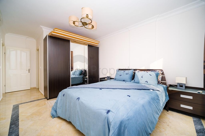 Luxury apartment with a view of the sea and the fortress in the Tosmur area          