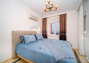 Luxury apartment with a view of the sea and the fortress in the Tosmur area          