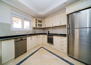 Luxury apartment with a view of the sea and the fortress in the Tosmur area          