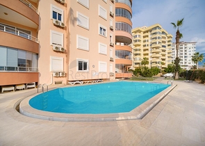 Luxury apartment with a view of the sea and the fortress in the Tosmur area          