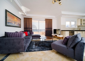 Luxury apartment with a view of the sea and the fortress in the Tosmur area          