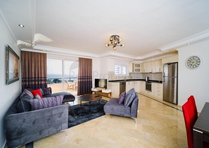 Luxury apartment with a view of the sea and the fortress in the Tosmur area          