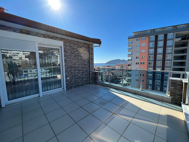 4+1 penthouse with sea view in Cikcilli area