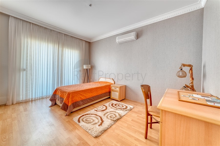 Spacious apartment in the center of Alanya