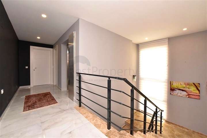 Luxury furnished 5+1 villa in the center of Alanya