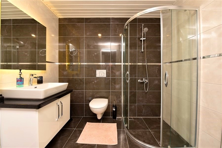 Luxury furnished 5+1 villa in the center of Alanya