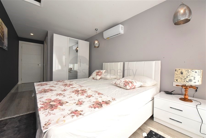 Luxury furnished 5+1 villa in the center of Alanya