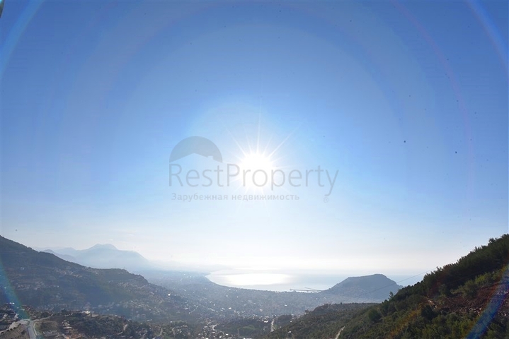 Luxury furnished 5+1 villa in the center of Alanya