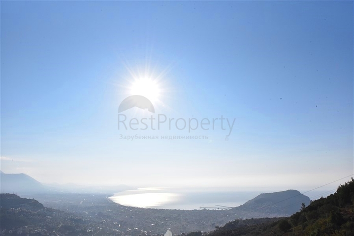 Luxury furnished 5+1 villa in the center of Alanya