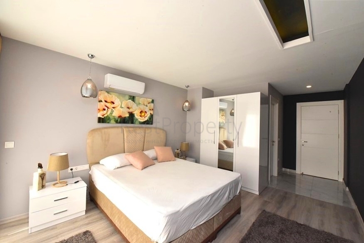 Luxury furnished 5+1 villa in the center of Alanya