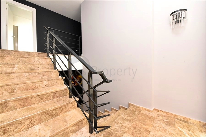 Luxury furnished 5+1 villa in the center of Alanya