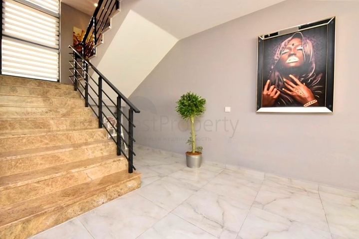 Luxury furnished 5+1 villa in the center of Alanya