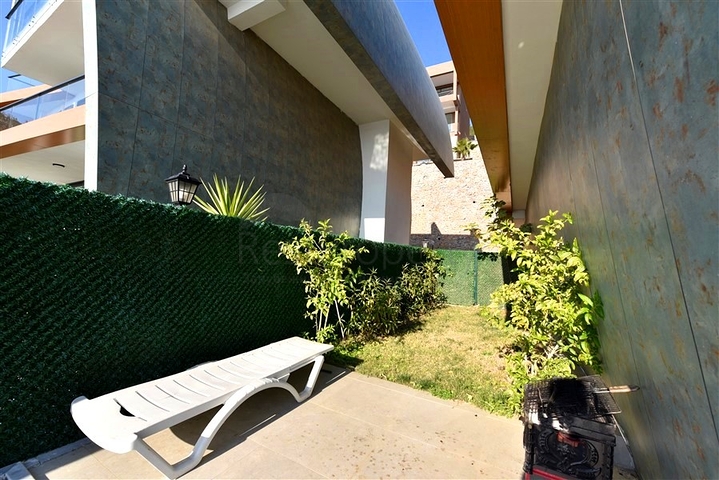 Luxury furnished 5+1 villa in the center of Alanya