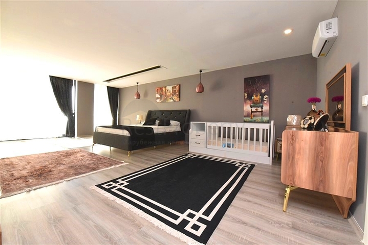 Luxury furnished 5+1 villa in the center of Alanya