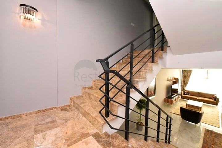 Luxury furnished 5+1 villa in the center of Alanya