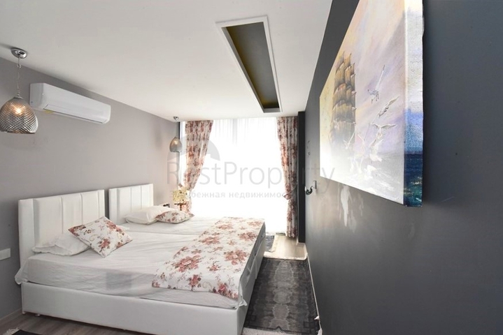 Luxury furnished 5+1 villa in the center of Alanya