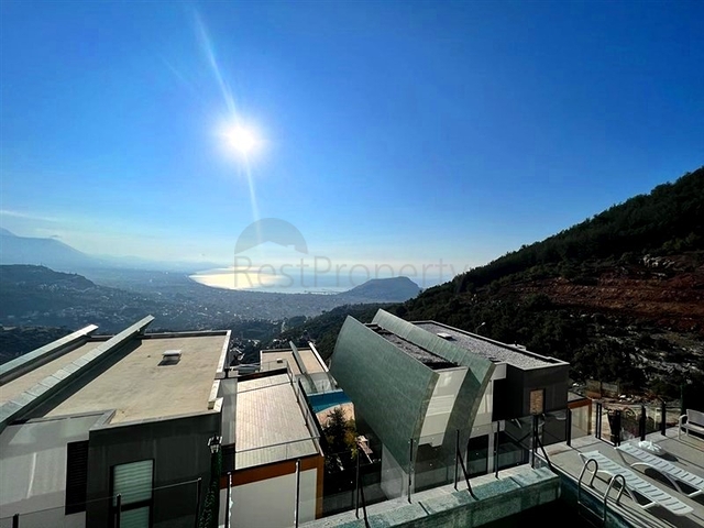 Luxury furnished 5+1 villa in the center of Alanya